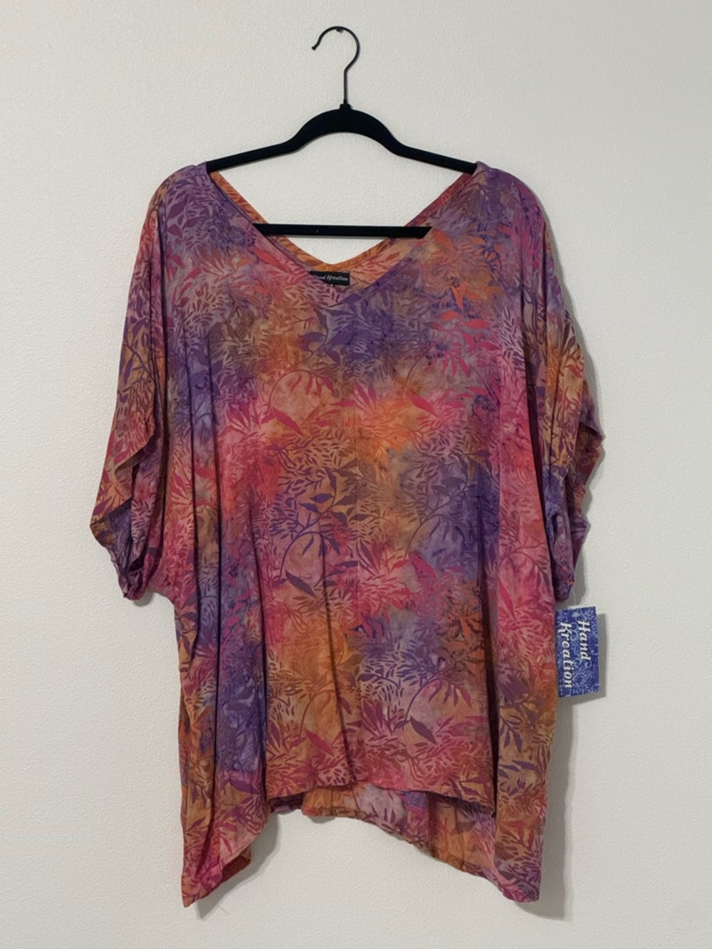 Relaxed V-Neck Multicolor Floral Tunic -